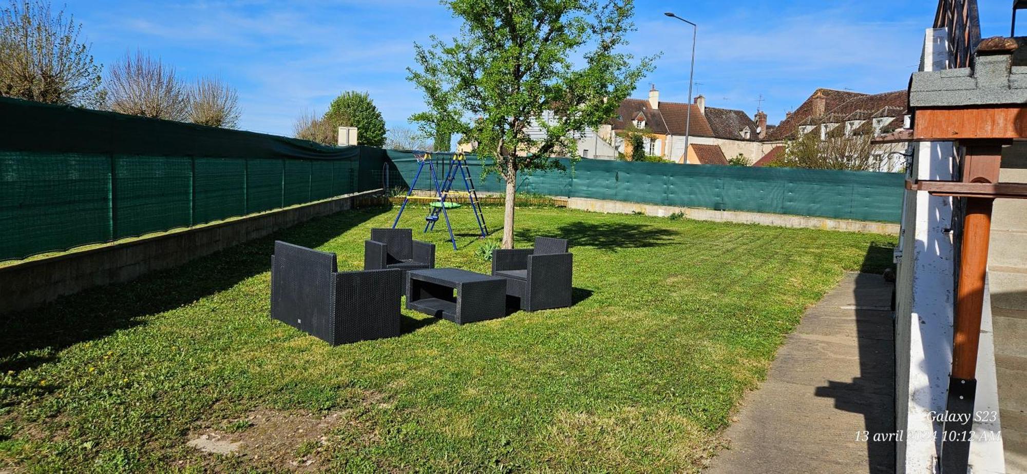 Pavillon Avec Jardin Clos Au Bord De L'Yonne Coulanges-sur-Yonne Esterno foto